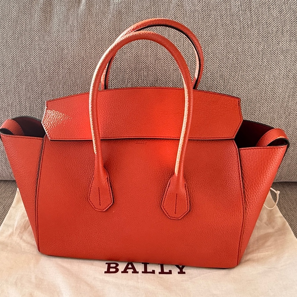 ALMOST NEW! Bally Women's Sommet Medium Tote